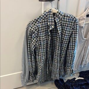 Vineyard Vines Blue and White Plaid Casual Button Down Shirt